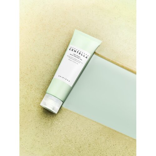 SKIN1004 Madagascar Centella Tea-Trica Mild Peeling Gel gel za piling s umirujućim djelovanjem 125 ml Slike