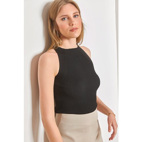 Bianco Lucci Women's Ribbed Zero Sleeve Blouse Cene
