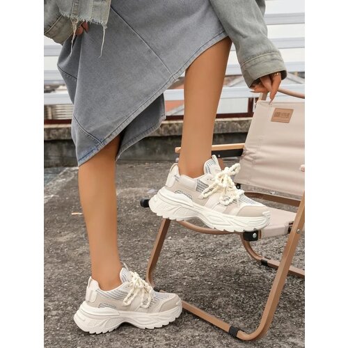 Resti Women's sporty sneakers on a thicker sole Loness Cene