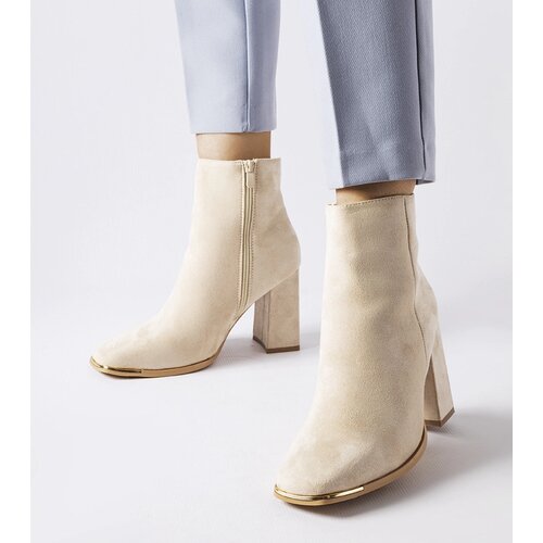 Gemre Beige block heel ankle boots Cheney Cene