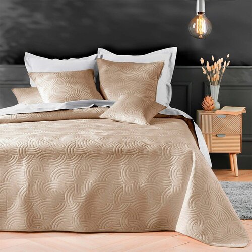 Douceur d int&amp;eacute;rieur Bež žameten komplet pregrinjala in prevleke za vzglavnik 220x240 cm Solange &amp;ndash; Slike