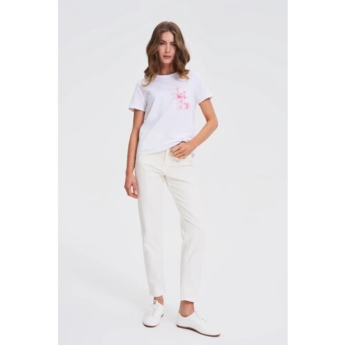Marisse White T-Shirt With A Print On The Pocket Slike