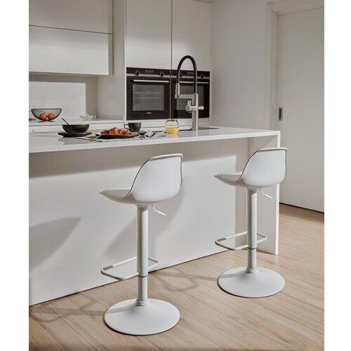 Kave Home Mat bijela barska stolica podesive visine od umjetne kože (visine sjedala 60 cm) Orlando-T &amp;ndash; Slike