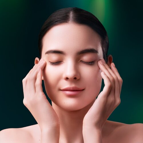 Shiseido Future Solution LX Legendary Enmei Ultimate Brillance Eye Cream pomlajevalna in posvetlitvena krema za predel okoli oči 15 ml Slike