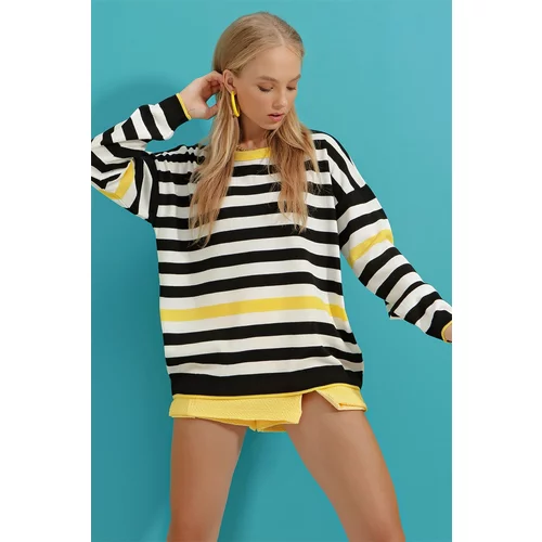 Trend Alaçatı Stili Women's Yellow Crewneck Striped Oversized Knitwear Blouse