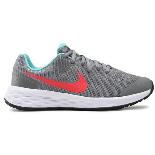 Nike Nizke superge Revolution 6 NN pisana Cene
