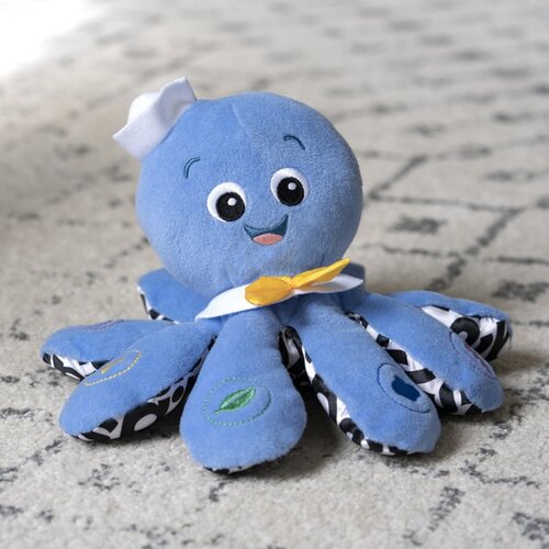 BABY EINSTEIN Octoplush&amp;trade; glasbena igrača 3m+ 1 kos Slike