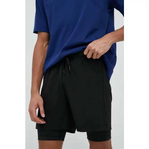 Calvin Klein Kratke hlače za trening Essentials boja: crna