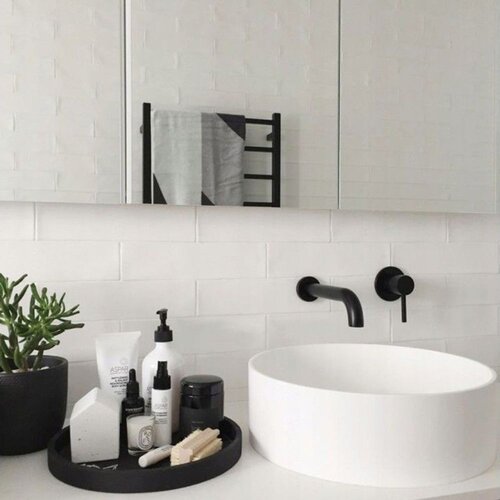 REA Bath Lungo skrita pipa črna + škatla Cene