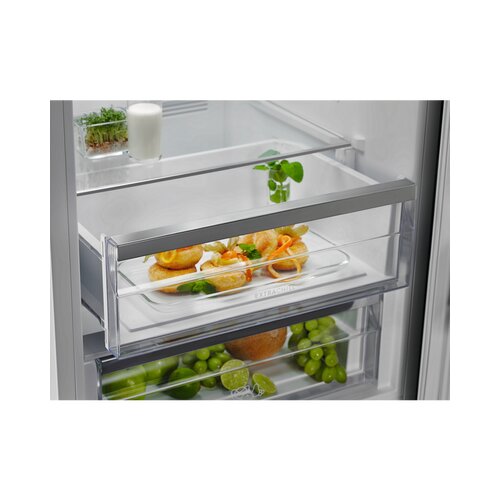 Electrolux frižider LNT7ME32X3 Slike
