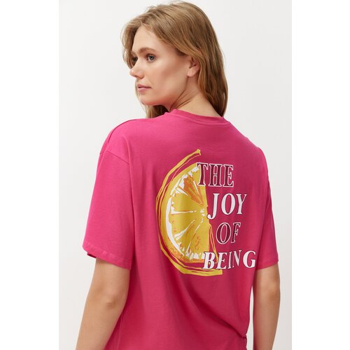 Trendyol Fuchsia Pink 100% Cotton Back and Front Printed Oversize/Comfortable Fit Knitted T-Shirt Slike