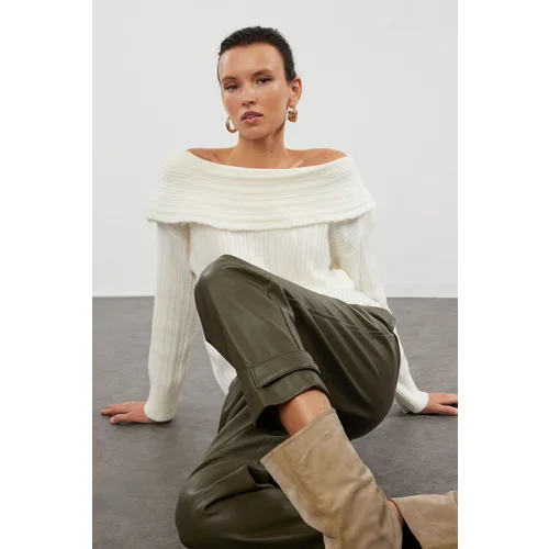 Trendyol Ecru Soft Textured Carmen Collar Knitwear Sweater