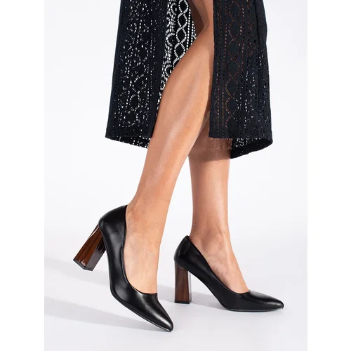 Shelvt Elegant black pumps on a heel