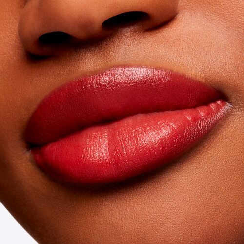 MAC Cosmetics Powder Kiss Velvet Blur Slim Stick mat vlažilna &amp;scaron;minka odtenek Devoted To Chili 2 g Slike