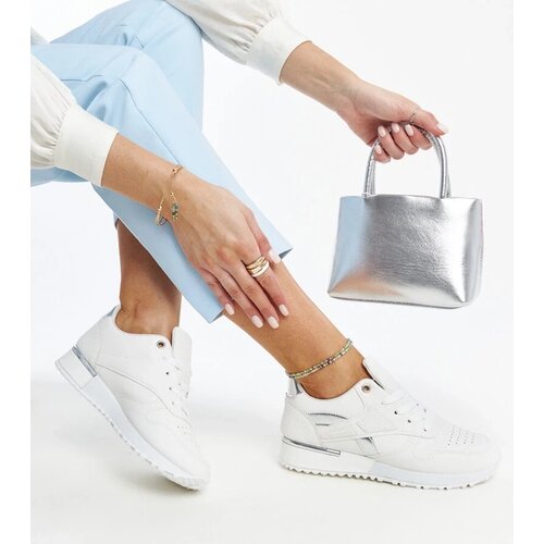 D/CEO White trainers Justar Cene
