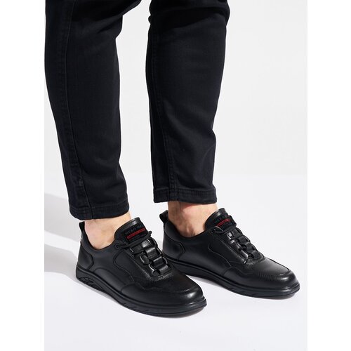  Men's black sports shoes Cene