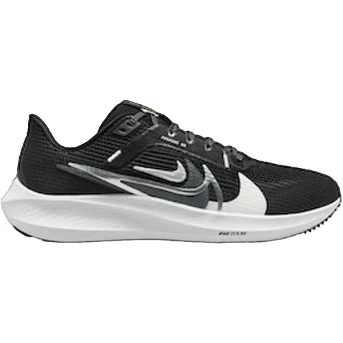 Nike Pegasus 40 Crna