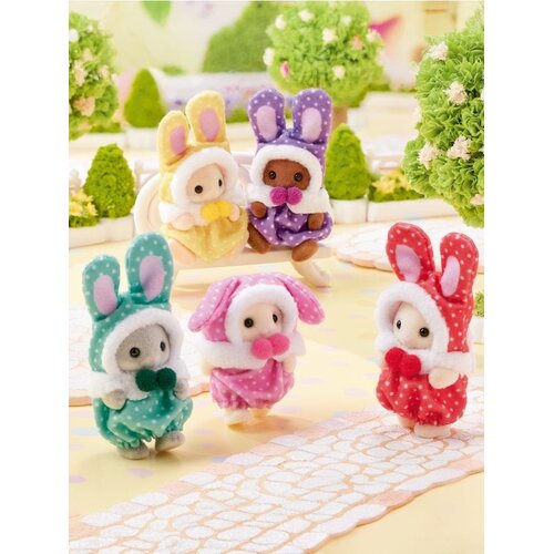 Sinsay Sylvanian Families figurica iznenađenja u kostimu zečića Slike