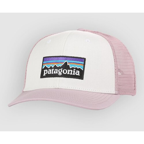Patagonia P-6 Logo Trucker Kapa s &scaron;iltom white w / quiet violet Cene