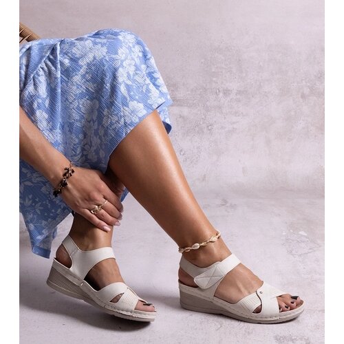D/CEO Yellow sandals Dolores Cene