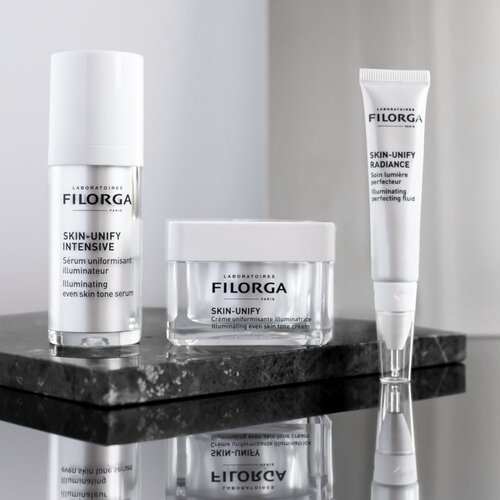 Filorga Skin-Unify Radiance Illuminating Perfecting Fluid dnevna krema za obraz za vse tipe kože 15 ml za ženske Cene