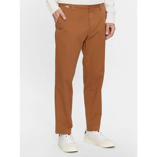 Tommy Jeans Chino hlače DM0DM17680 Rjava Tapered Fit
