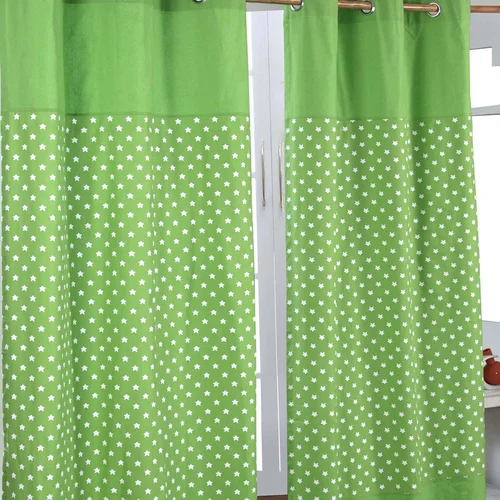 HOMESCAPES Bombažne zavese Stars Green Ready Made Eyelet Par, 117x137 cm Drop, (20749314)