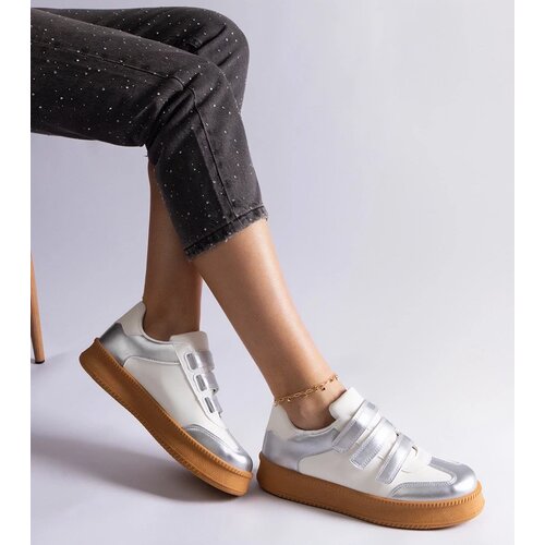 D/CEO White trainers Justar Cijene