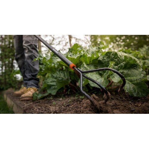 Fiskars vrtna motika sa tri roga 135714 Slike