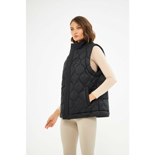 D1fference Women's Water And Windproof Onion Pattern Quilted Black Vest. Cene