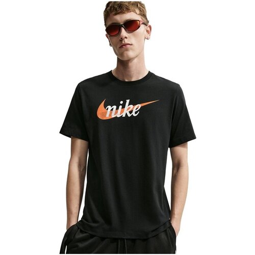 Nike Majice s kratkimi rokavi Club Črna Slike