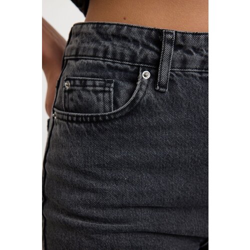 Trendyol Black High Waist Mom Jeans Slike