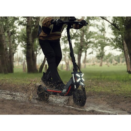 Segway Elektricni Trotinet NINEBOT ZT3 PRO I Slike