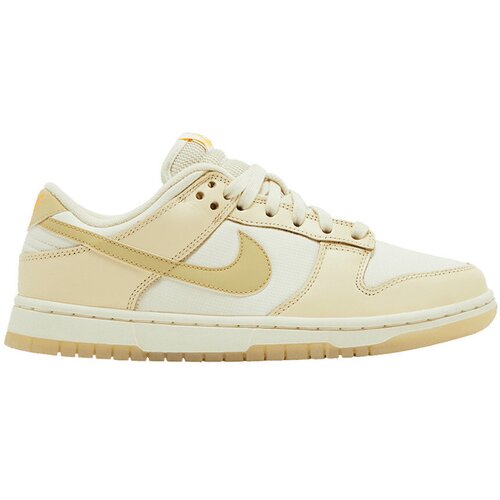 Nike Visoke superge Dunk Low Team Gold (Women's) Bela Cene