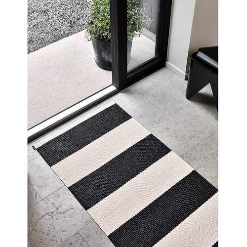 Pappelina Crno-bijela unutarnja i vanjska staza 70x225 cm Bob Black Vanilla &amp;ndash; Slike