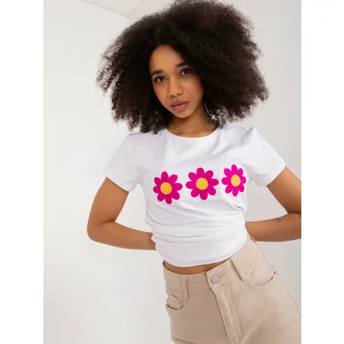 Fashion Hunters White T-shirt with floral appliqué BASIC FEEL GOOD