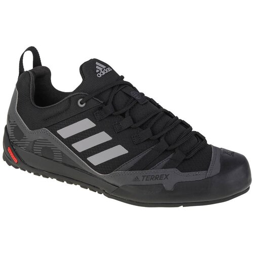 Adidas Pohodni&amp;scaron;tvo Terrex Swift Solo Črna Slike