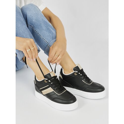 Shelvt Black sneakers with a hidden wedge Cijene