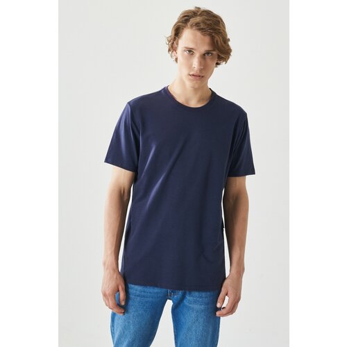 ALTINYILDIZ CLASSICS Men's Navy Blue Slim Fit Slim Fit Crewneck Cotton T-Shirt. Slike