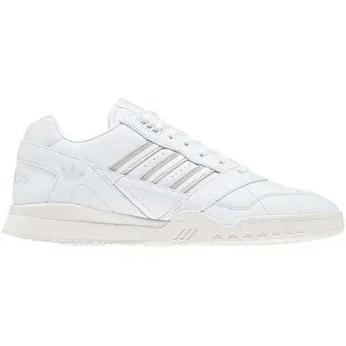 Adidas A.R. Trainer