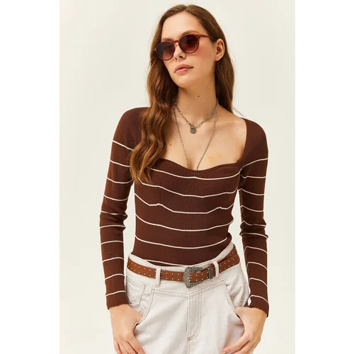 Olalook Women's Striped Bitter Brown Kissed Collar Crop Knitwear Blouse