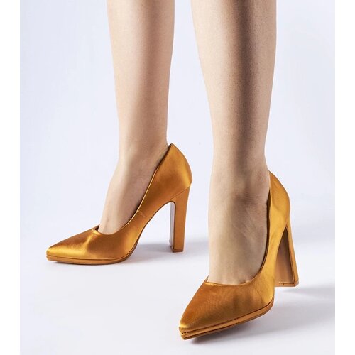 D/CEO Beige high heels Thrower Cijene