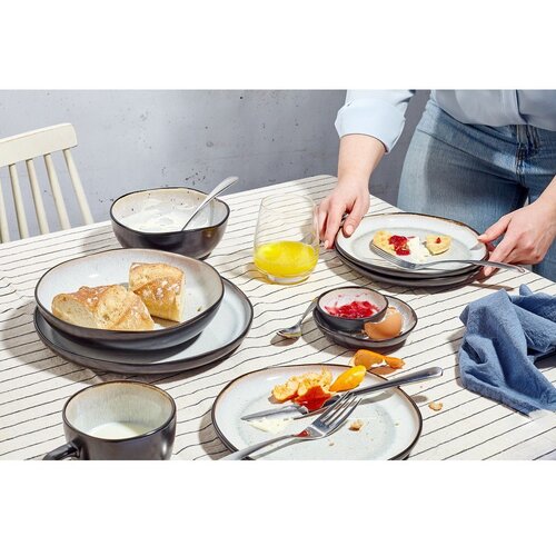 Salt&amp;amp;Pepper Črn/bež ju&amp;scaron;ni krožnik iz kamenine &amp;oslash; 22,5 cm Lunar &amp;ndash; Slike