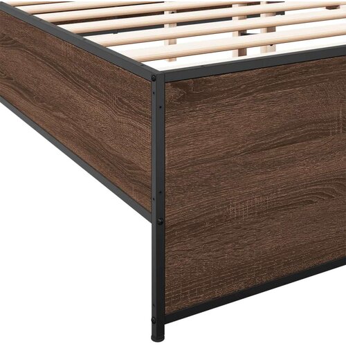 VidaXL Okvir za krevet smeđi hrast 135x190cm konstruirano drvo i metal Slike