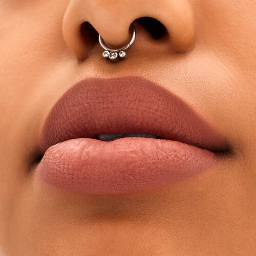 MAC Cosmetics Locked Kiss 24h Lipstick dugotrajni ruž za usne s mat efektom nijansa Mischief 1,8 g Slike
