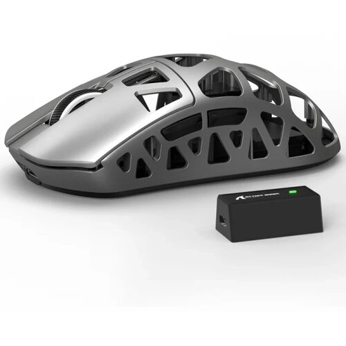 Attack Shark bežični gaming mi&amp;scaron; R3 PAW3395/Magnesium/Superlight/8KHz pooling/silver gray Slike