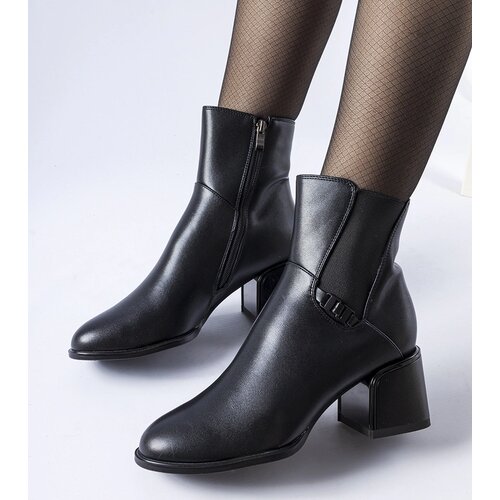 Gemre Black insulated heeled ankle boots Collobiano Slike