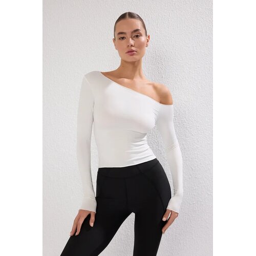 TRENDYOLMILLA Ženska majica Thmss25Ts00004, Krem Slike