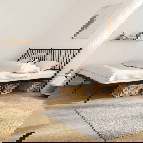 Metalni okvir za krevet s uzglavljem crni 180x200 cm Slike