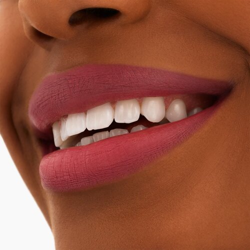 MAC Cosmetics Locked Kiss 24h Lipstick dugotrajni ruž za usne s mat efektom nijansa Connoisseur 1,8 g Slike